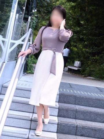 静 (Shizuka)
