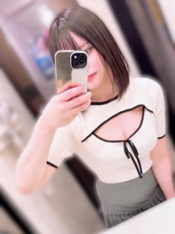 茅野ありさ