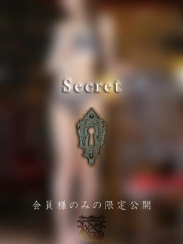 優木　日南